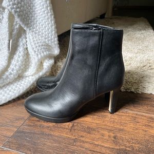 NWOT NINE WEST BOOTIES